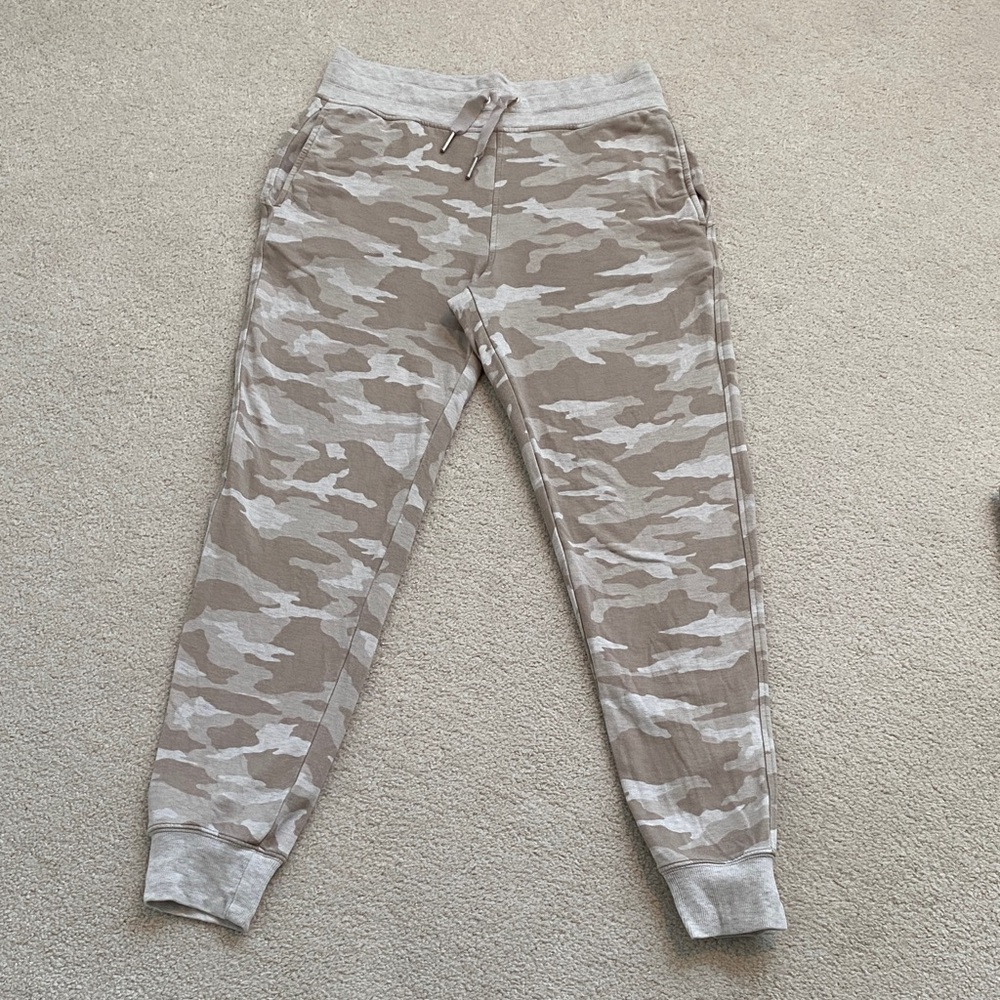 🌸ATHLETA SET Camo Print Jogger Set - Picture 4 of 11